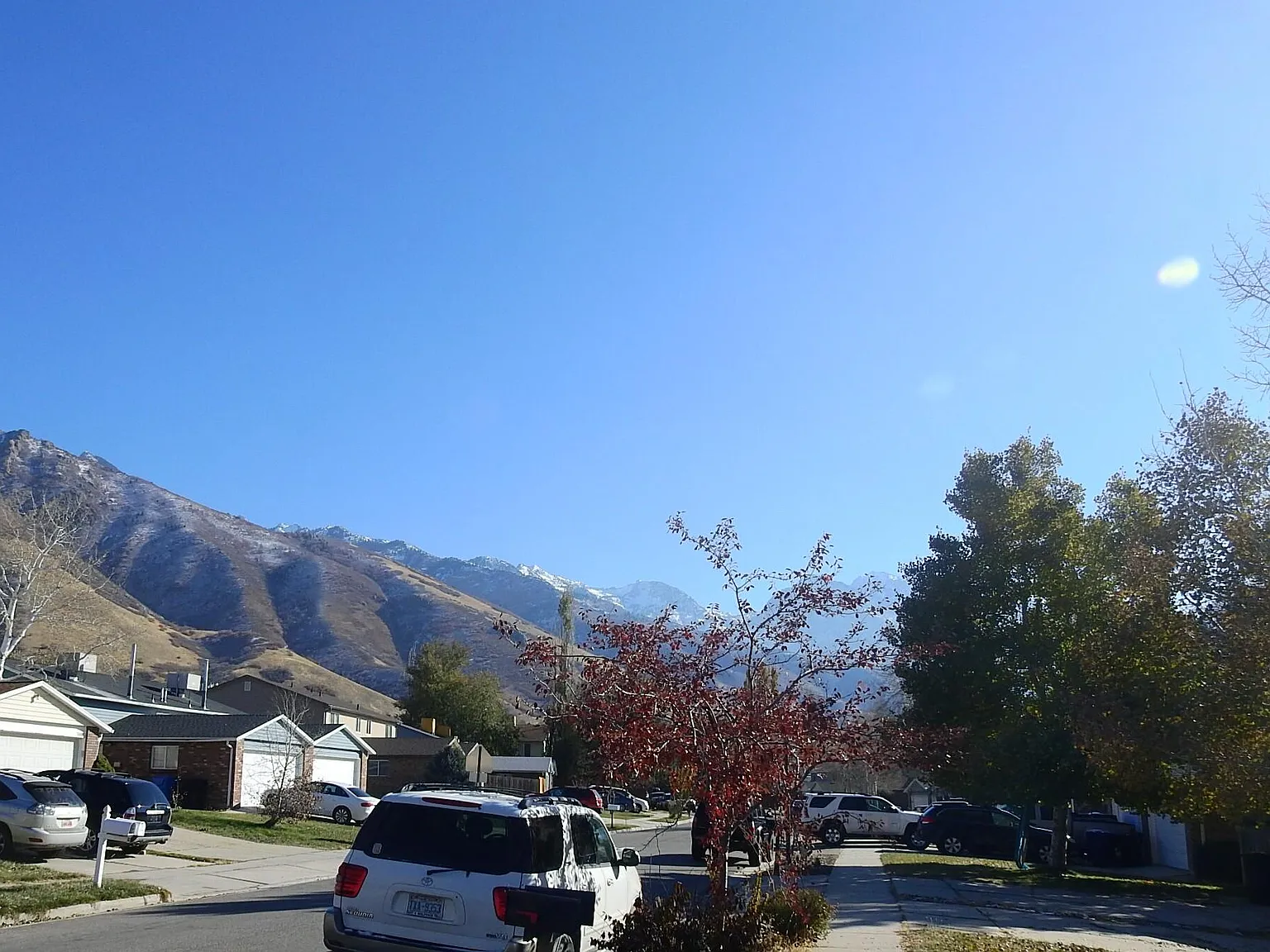 3 bed, 1728 sqft, $2,100 — Photo 2