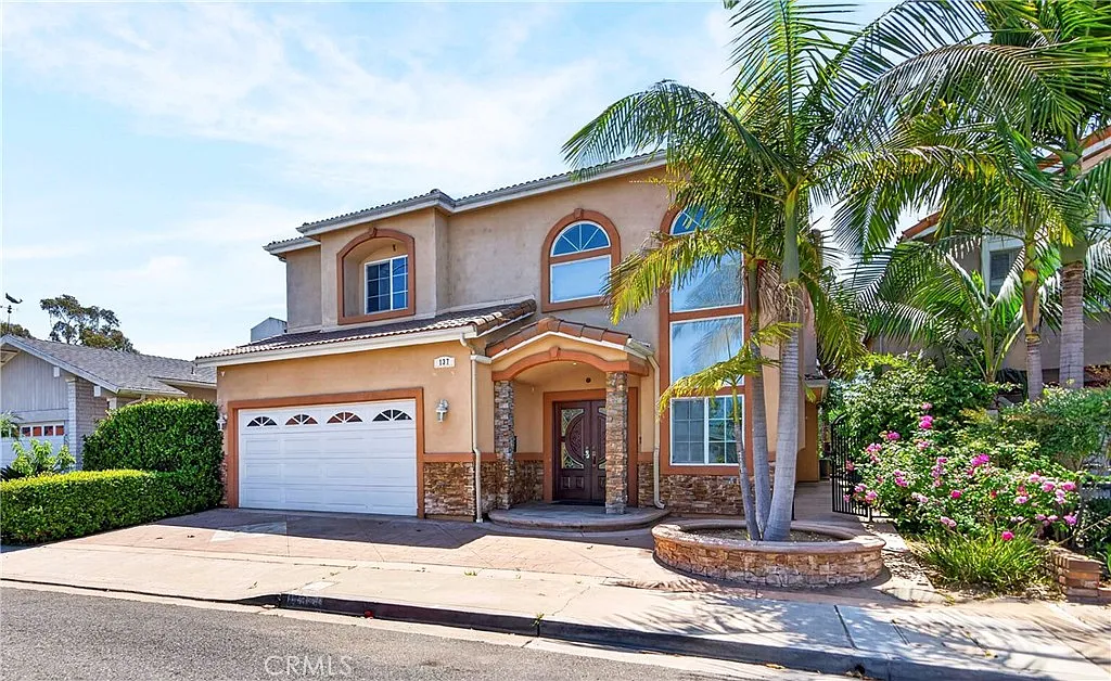 4 bed, 5.0 bath, 3887 sqft, $7,500 — Photo 2