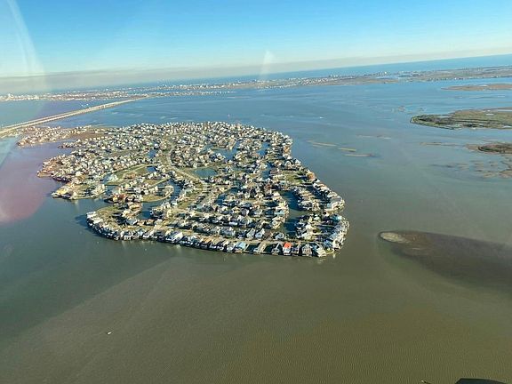 4th image of 50 Harbour Cir