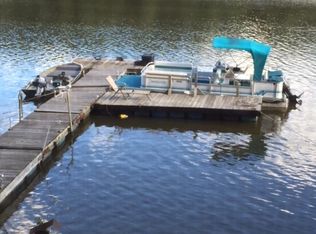 1904 River Rd, Muscatine, IA 52761