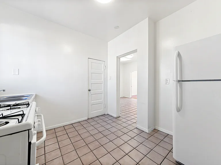 511 Echandia St #1/2 — Photo 13