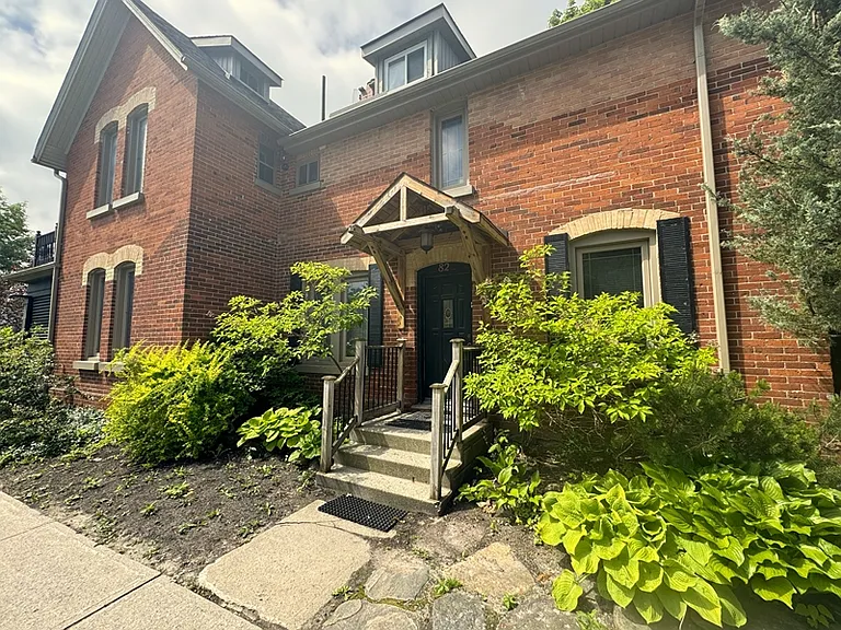82 Owen St — Photo 2