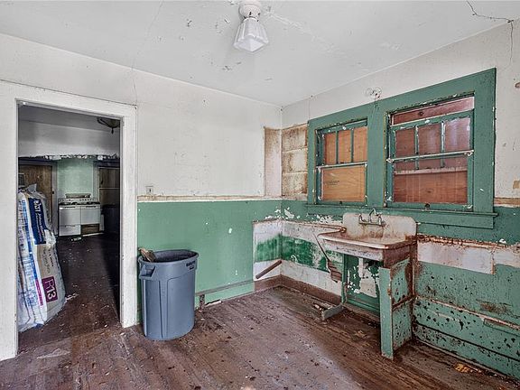 5th image of 27 N MILLS AVENUE