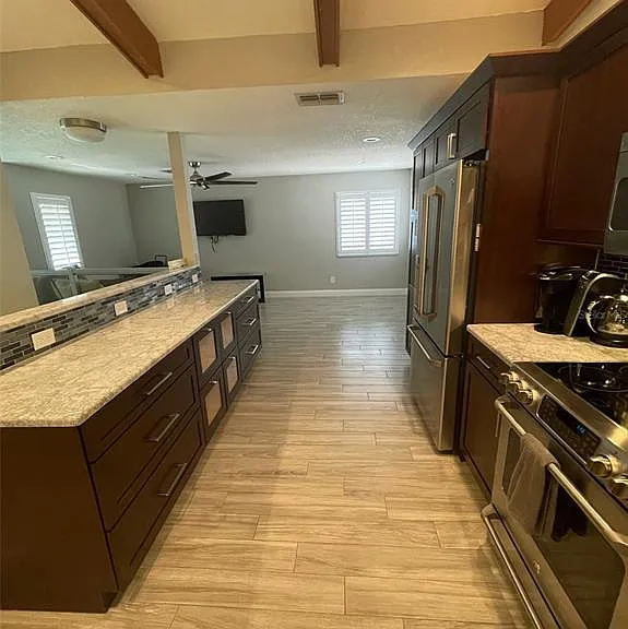 1450 Mahogany Ln — Photo 4