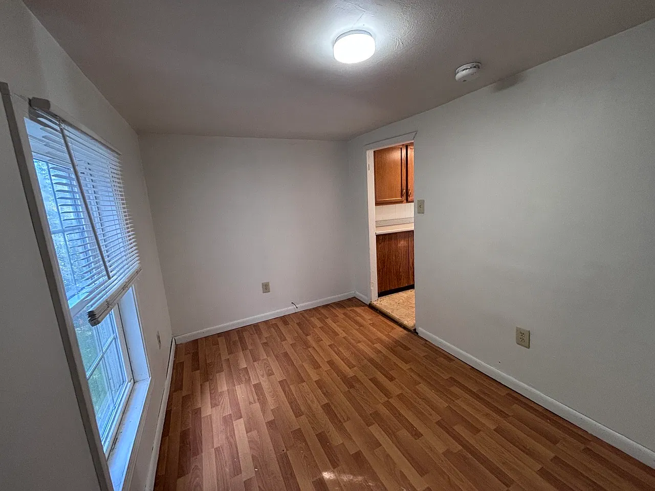 Studio, 900 sqft, $1,400 — Photo 3