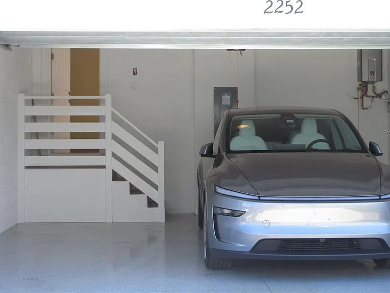 2252 Celebration Blvd — Photo 36