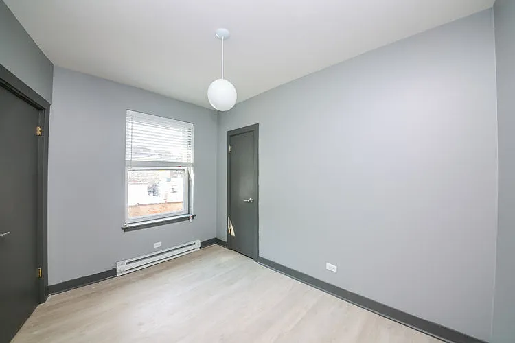 944 W Montrose — Photo 28