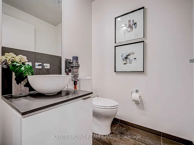 1 Bloor St E #515 — Photo 28