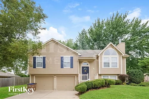 208 S Darrowby Dr Photo 1