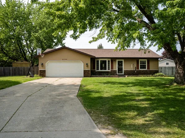 3749 Lane Ct, Saint Joseph, MI 49085