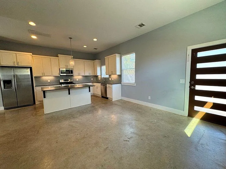 6201 Felix Ave #A — Photo 3