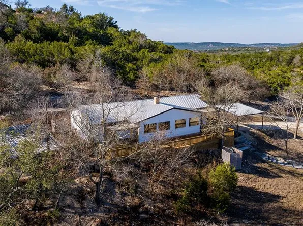 825 Royal Oaks Loop, Fredericksburg, TX 78624