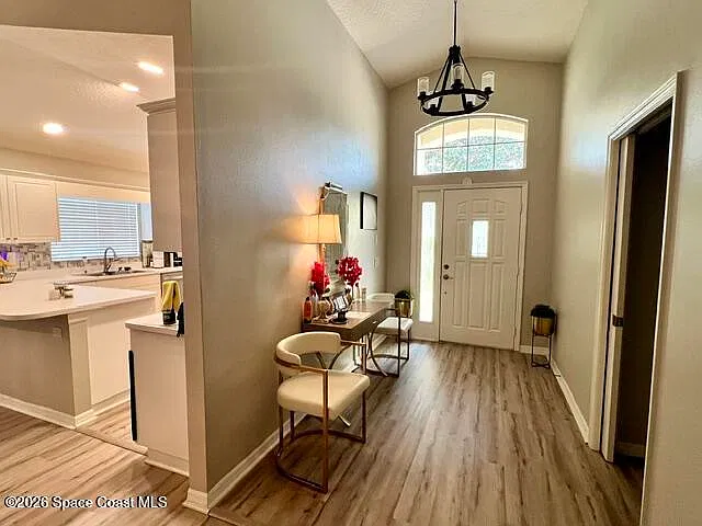 3 bed, 2.0 bath, 1933 sqft, $2,800 — Photo 3