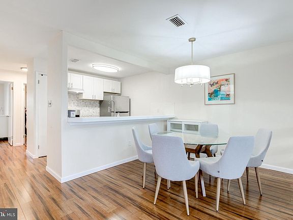 4th image of 421 Wendover Dr #126B