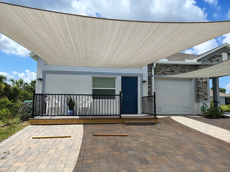 27225 Monroe St — Photo 1