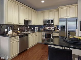 250 Old River Rd, Edgewater, NJ 07020