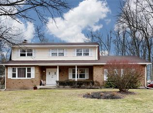 14 Sterling Rd, Chestnut Ridge, NY 10977