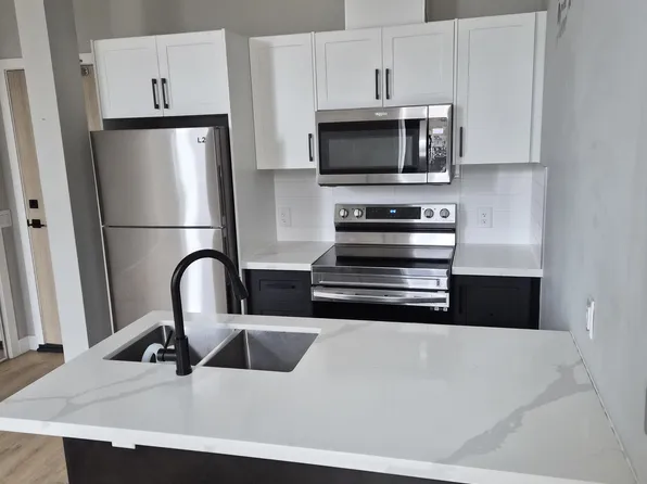 51 King St W #202, Brockville, ON K6V 3P8