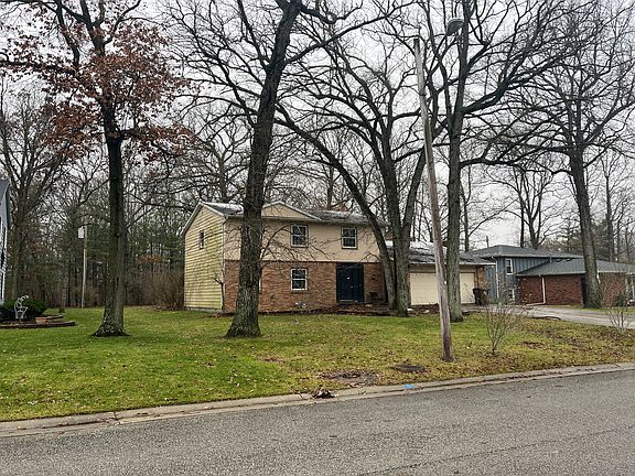 3rd image of 1918 Edgewood Dr