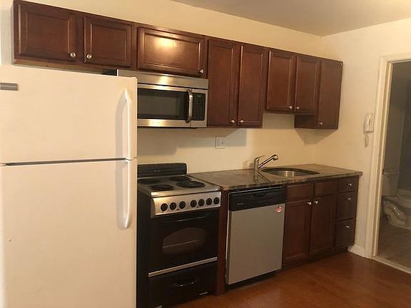 2nd image of 1633 W Susquehanna Ave #2F