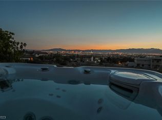 676 Los Feliz St, Las Vegas, NV 89110