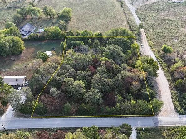 10772 SW Campbell Rd, Fayetteville, AR 72701