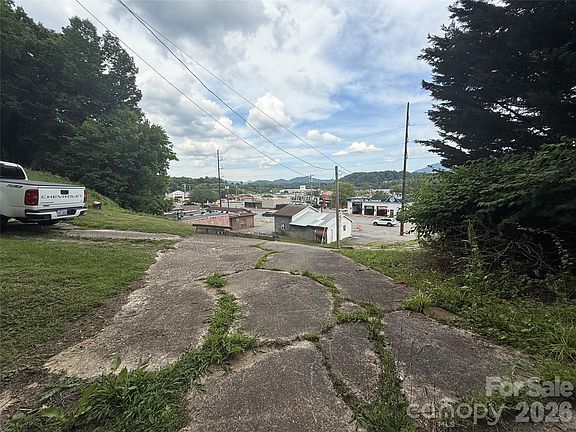 4th image of 31 Paralee Ln