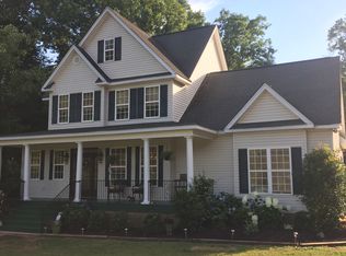 388 Kay Dr, Hartwell, GA 30643