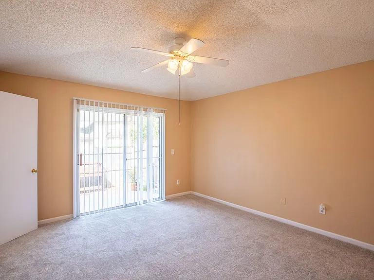 2548 Americas Cup Cir E — Photo 15