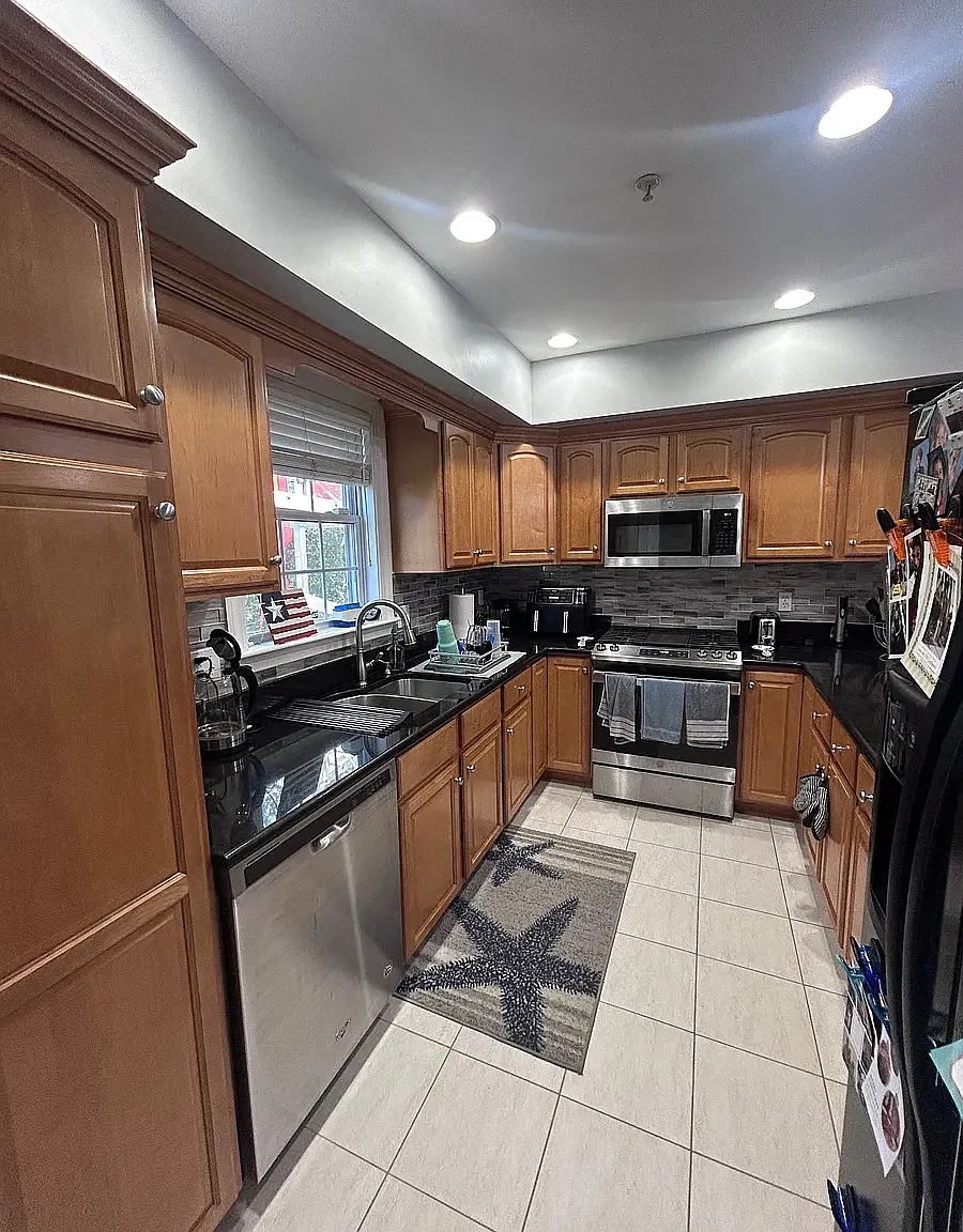 2 bed, 2.5 bath, 1401 sqft, $3,200 — Photo 3