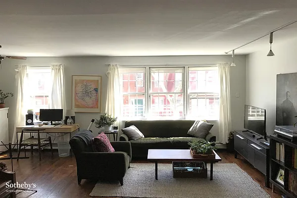 Sold by Sotheby's International Realty | media 40