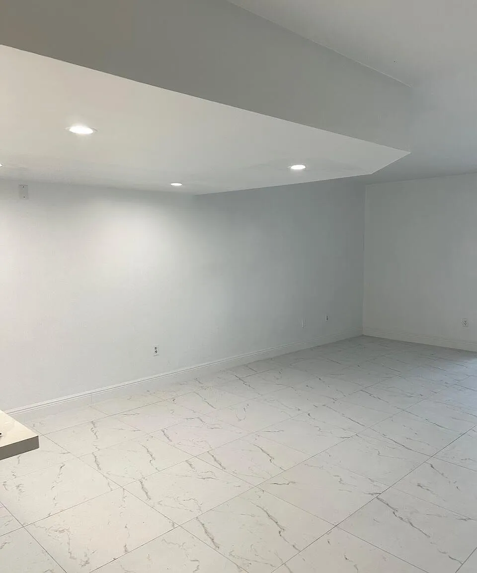 3 bed, 2.5 bath, 1396 sqft, $2,300 — Photo 3