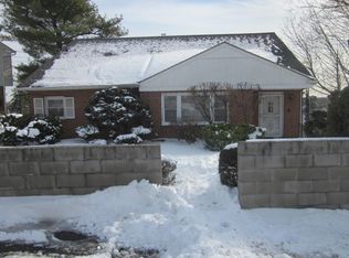 197-18 Dunton Ave, Hollis, NY 11423