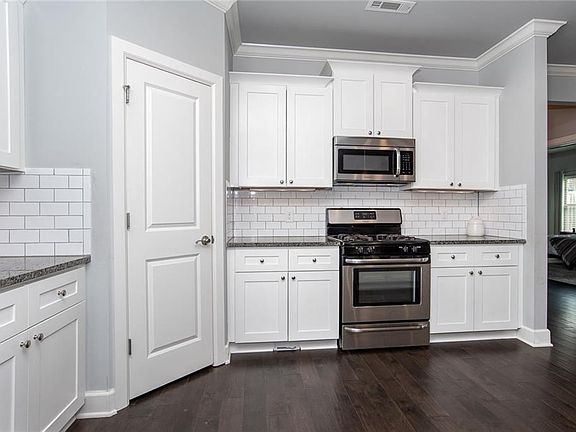 5th image of 4507 SW Sage Blvd