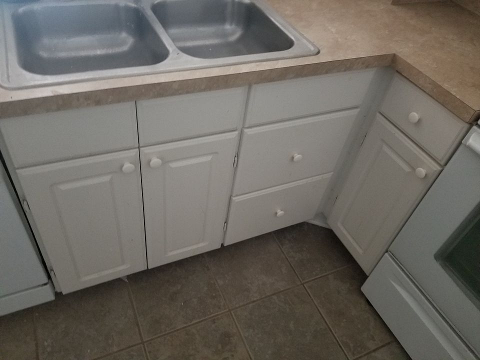 1st image of 910 Chestnut Hill Dr APT A