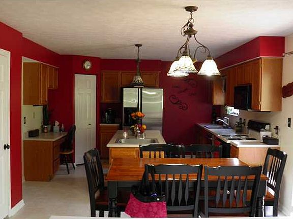 5th image of 217 Tyler Dr