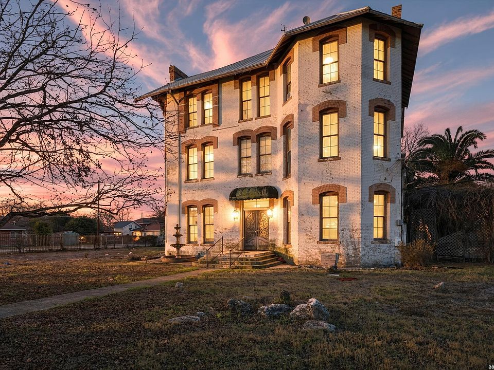 1st image of 802 Kentucky Ave