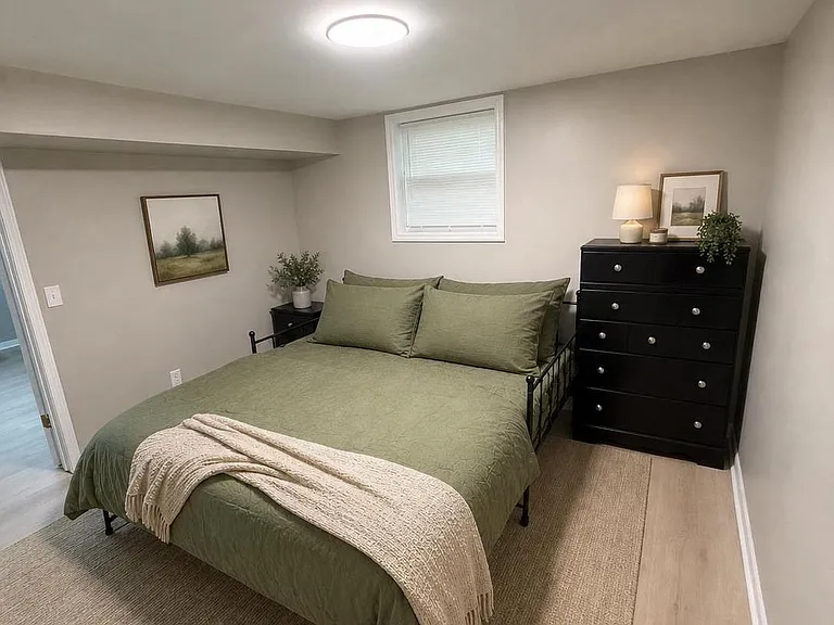 1015 Martha Dr — Photo 2
