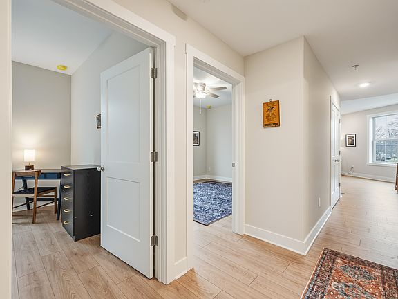 5th image of 2552 Talbott Ave #5