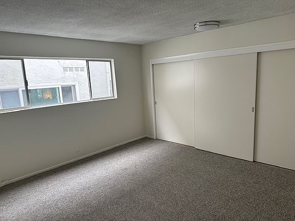 5th image of 1018 Euclid St #102