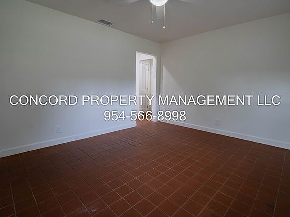 2nd image of 400 SW 8th Ave #8