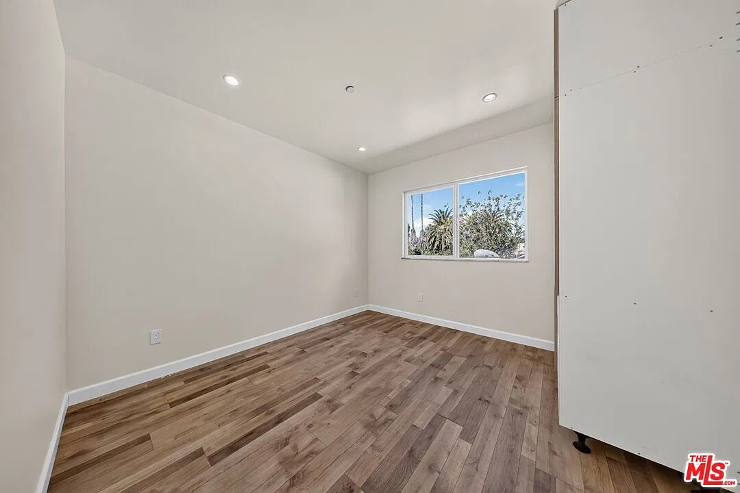 2 bed, 2.0 bath, 889 sqft, $2,950 — Photo 1