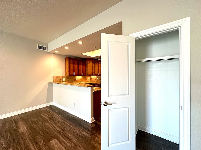 1284 N Downing St #504 — Photo 6