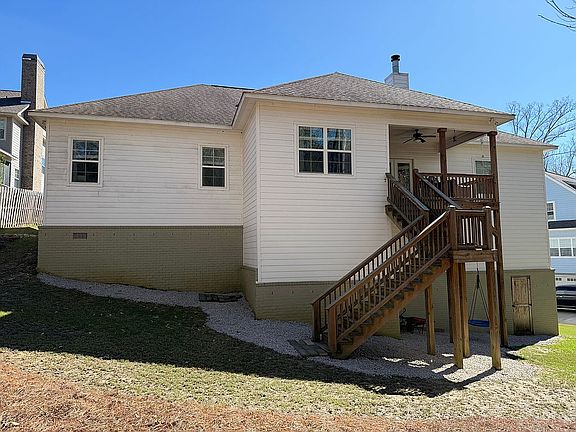 4th image of 4168 Creekview Ct