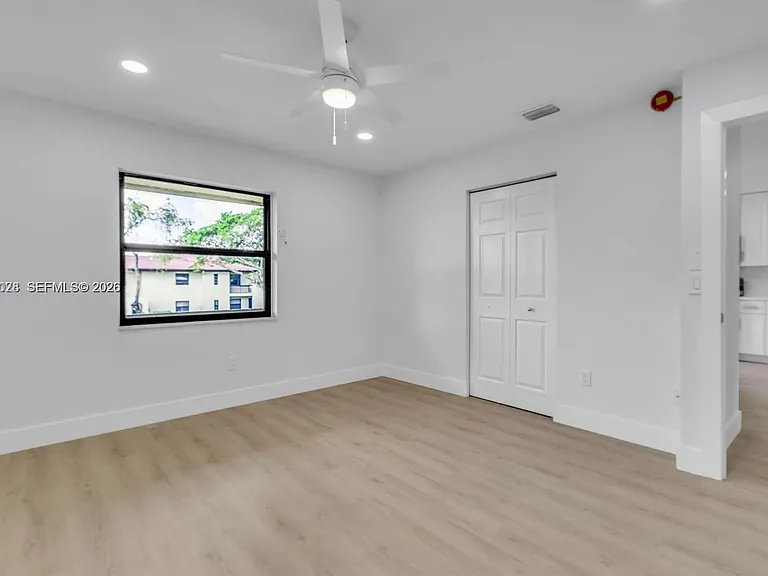 8535 Casa Del Lago #F — Photo 21