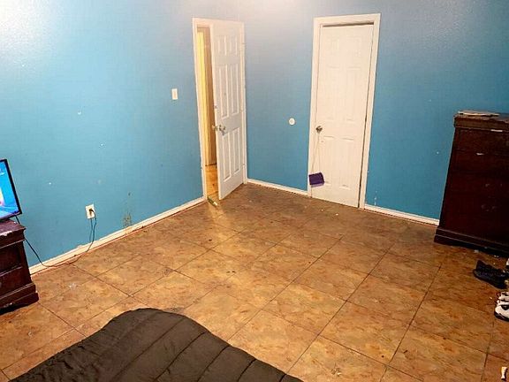 4th image of 707 N Westminster