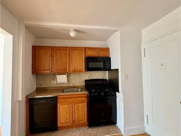 9255 Shore Road image 9 of 11