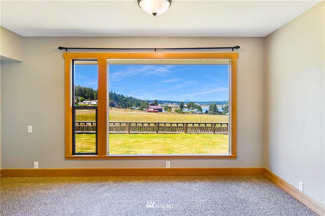 Oak Harbor, WA 98277