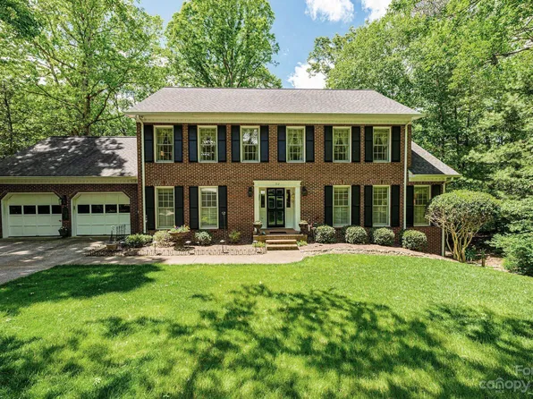 312 Lake Forest Dr, Taylorsville, NC 28681