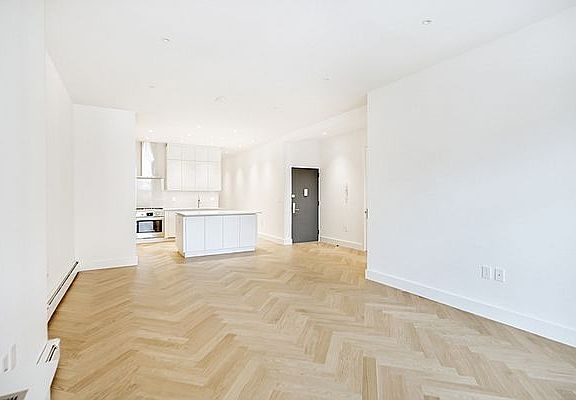 4th image of 76 Saint James Pl APT 2B